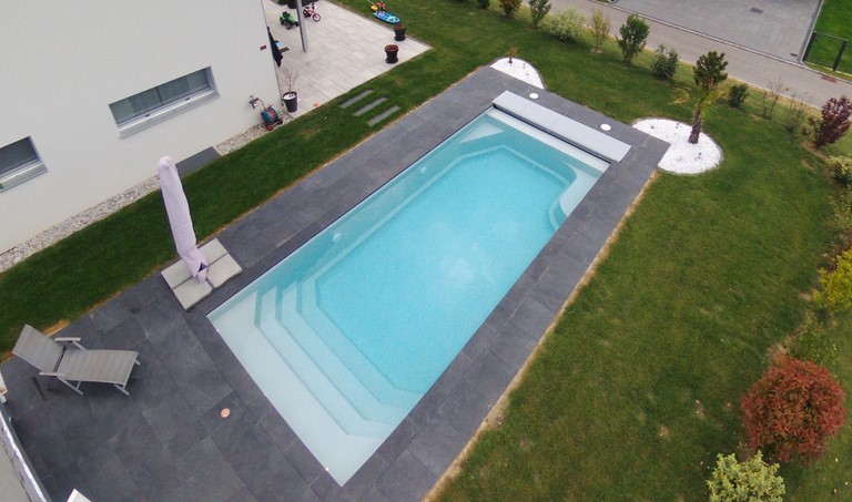 Modèle riviera piscines mourgues