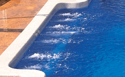 8 jets freedom piscines mourgues